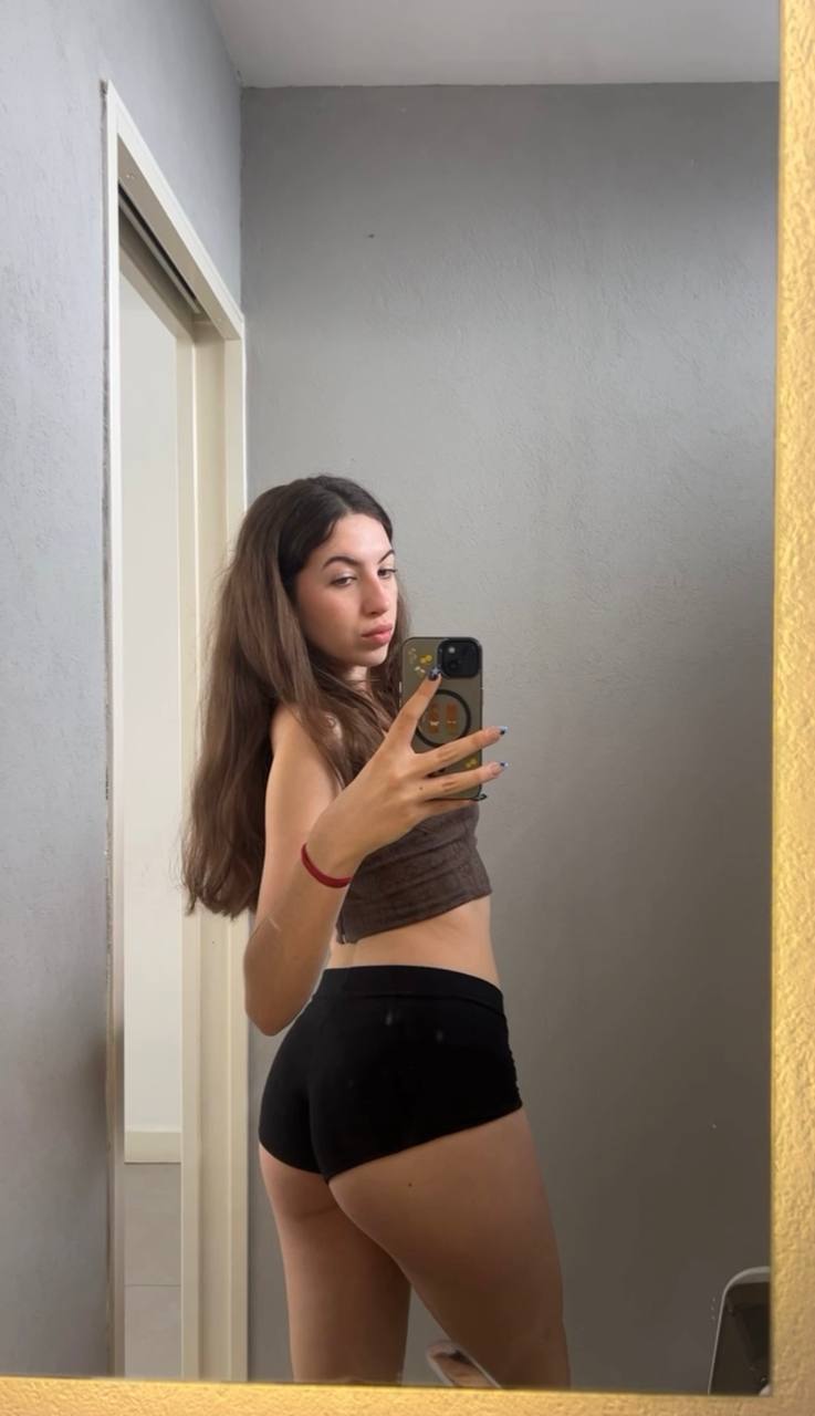 Amber in her underwear in Diyarbakir