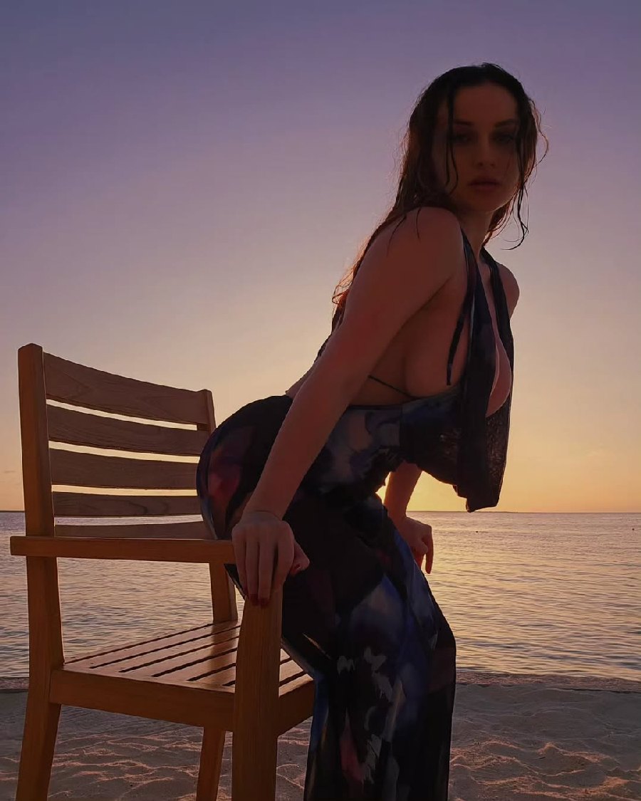 Sexy girl Miranda Faith nude in Diyarbakir