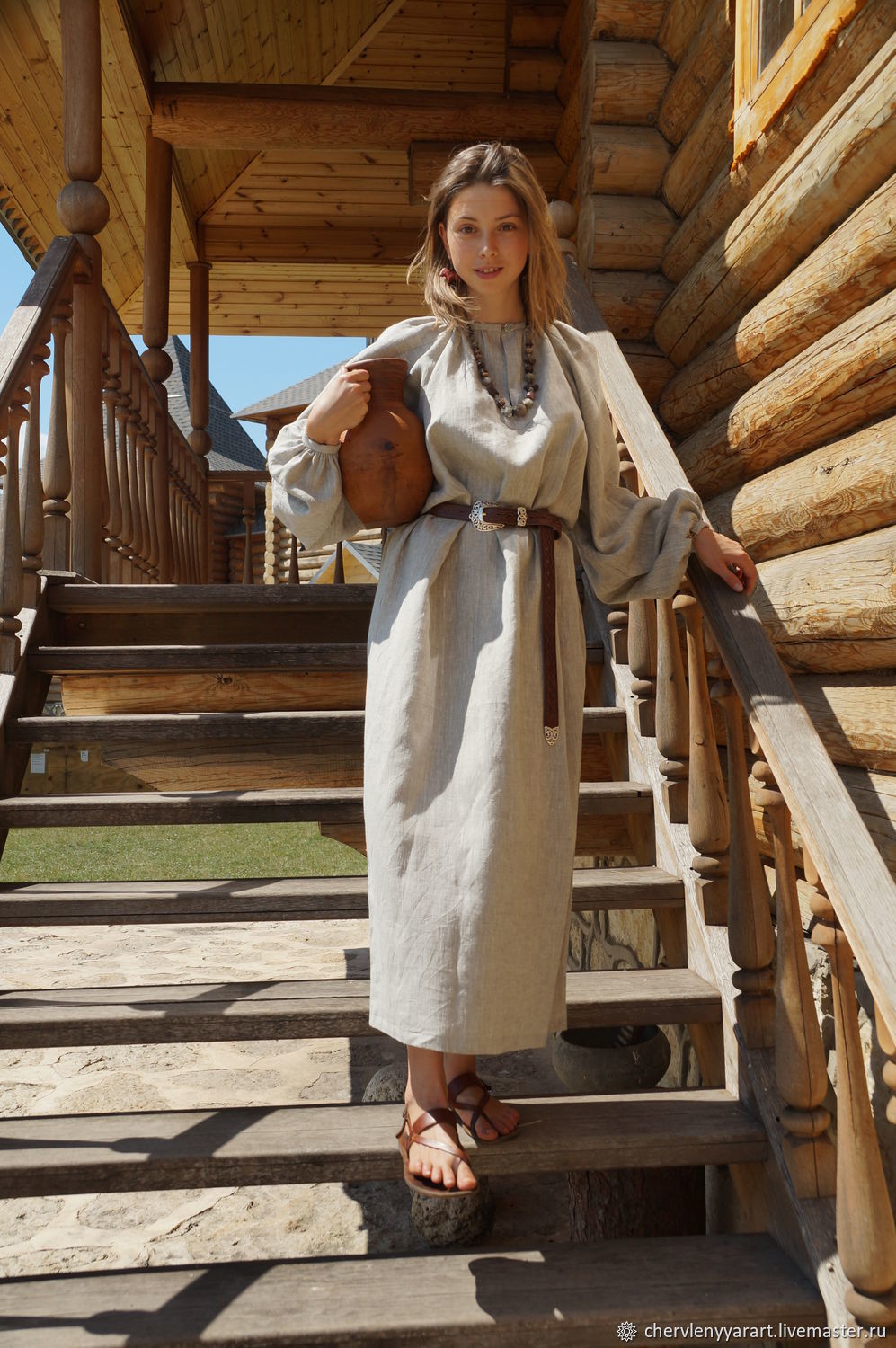 Girls in Slavic costumes in Diyarbakir